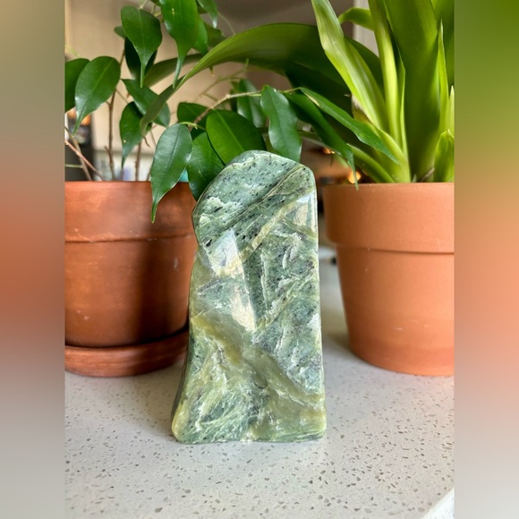 Nephrite Jade Freeform - Picture 3 of 8